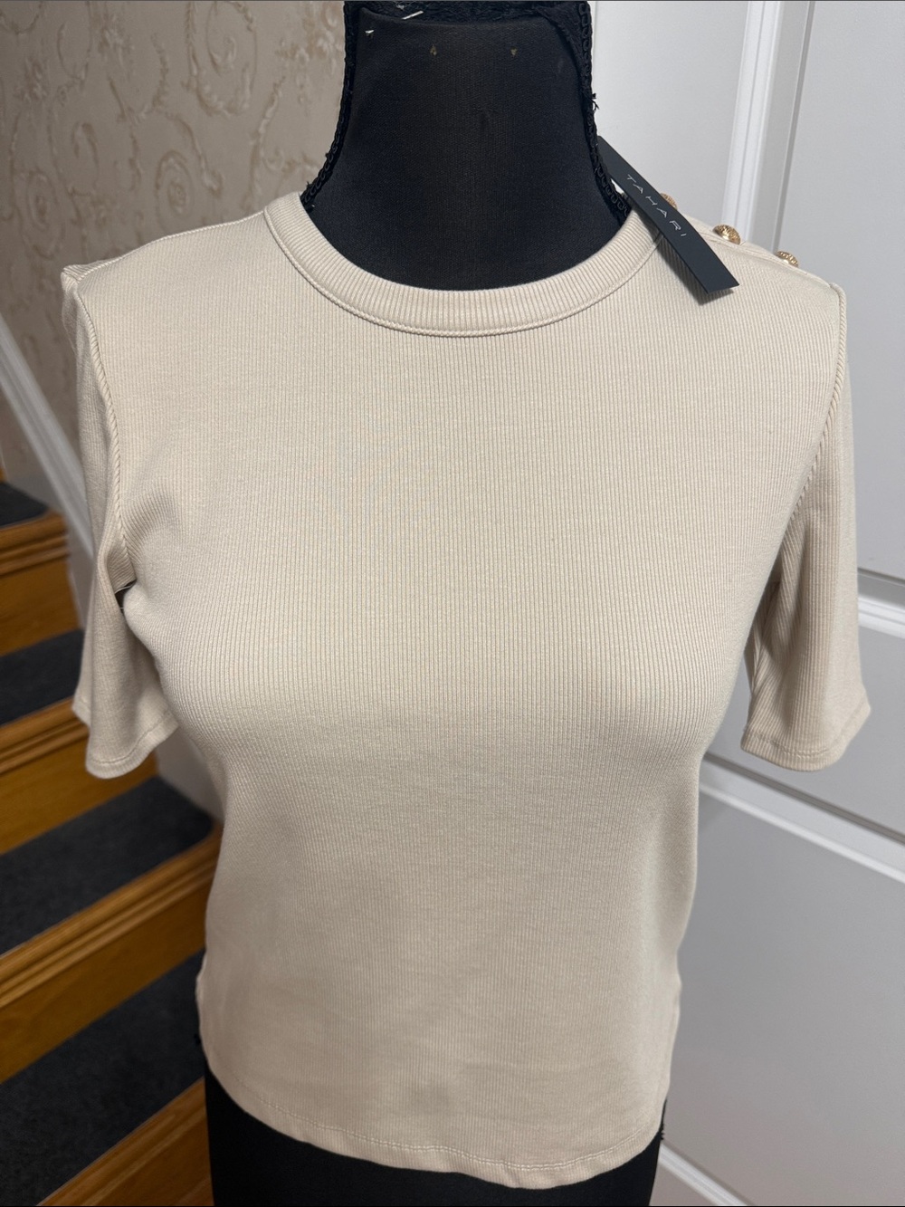 NWT Tahari Ribbed cream tee with buttons. Size M